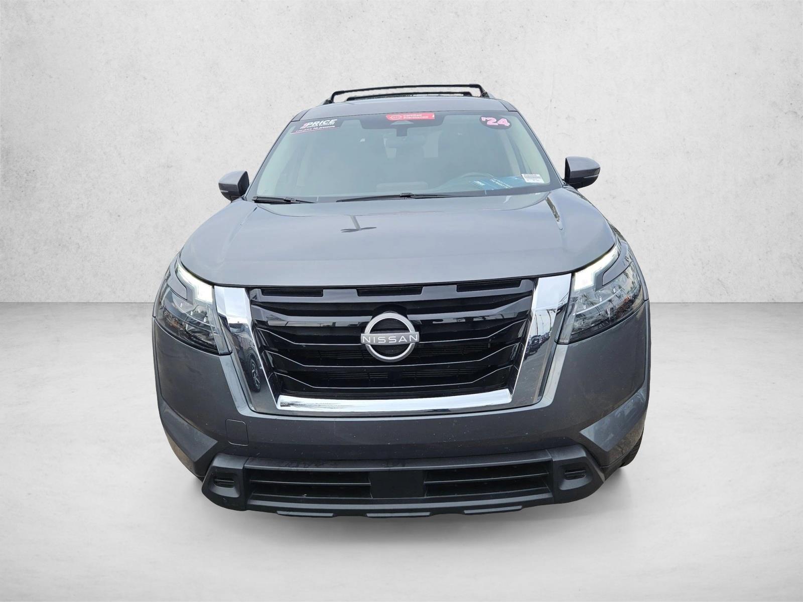 2024 Nissan Pathfinder SV photo 2