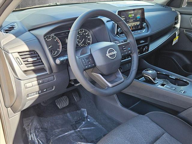 2025 Nissan Rogue SL photo 3