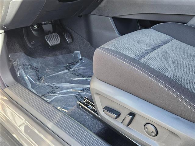 2025 Nissan Rogue SL photo 4