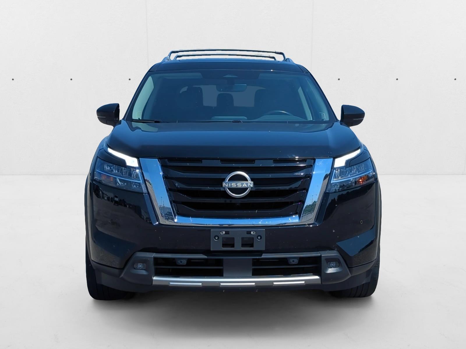 2024 Nissan Pathfinder SL photo 2