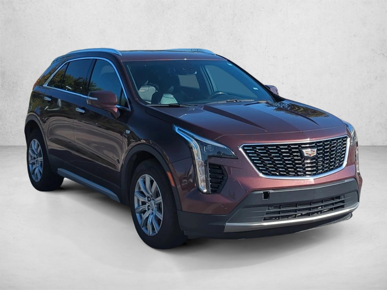 2023 Cadillac XT4 Premium Luxury photo 3
