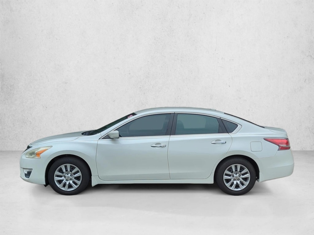 Used 2015 Nissan Altima 2.5 S 4dr Car