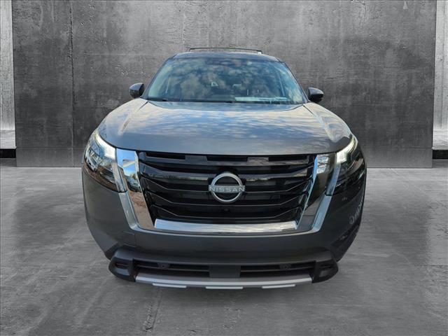 2025 Nissan Pathfinder SL photo 2