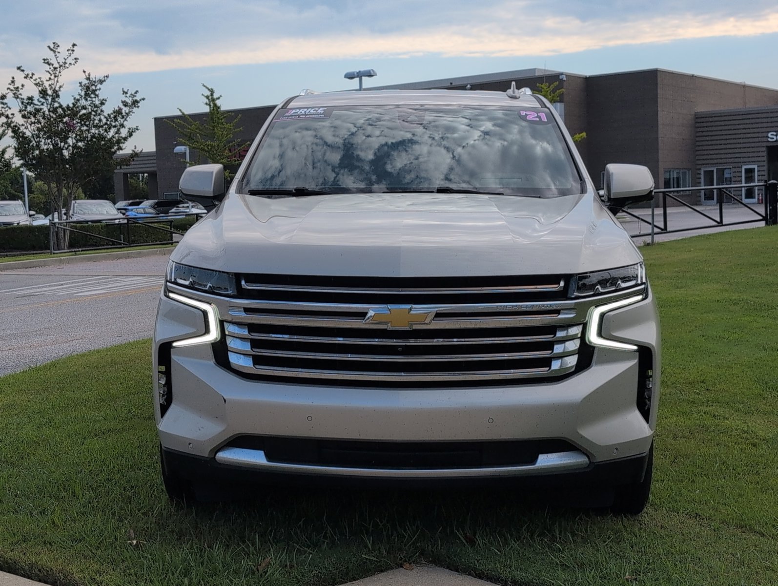 2021 Chevrolet Tahoe High Country photo 2