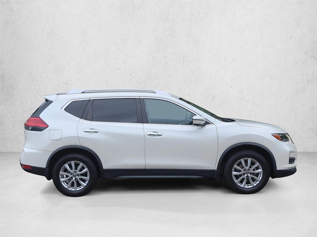 Used 2017 Nissan Rogue SV Sport Utility