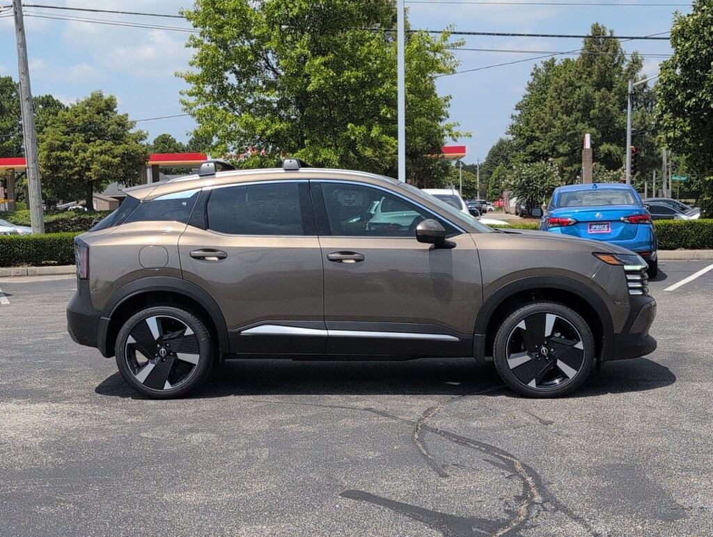 New 2025 Nissan Kicks SR SUV