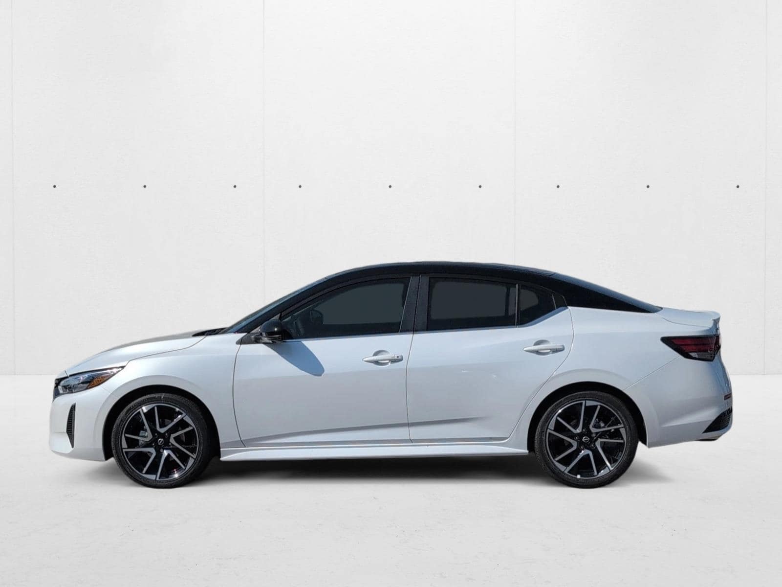 2025 Nissan Sentra SR - Photo 9