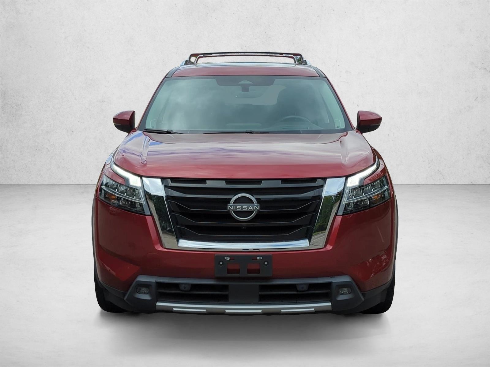 2023 Nissan Pathfinder Platinum photo 2