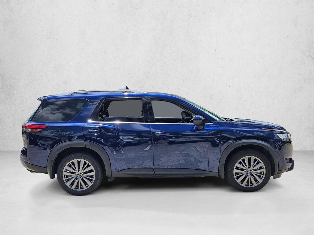 Used 2024 Nissan Pathfinder SL Sport Utility