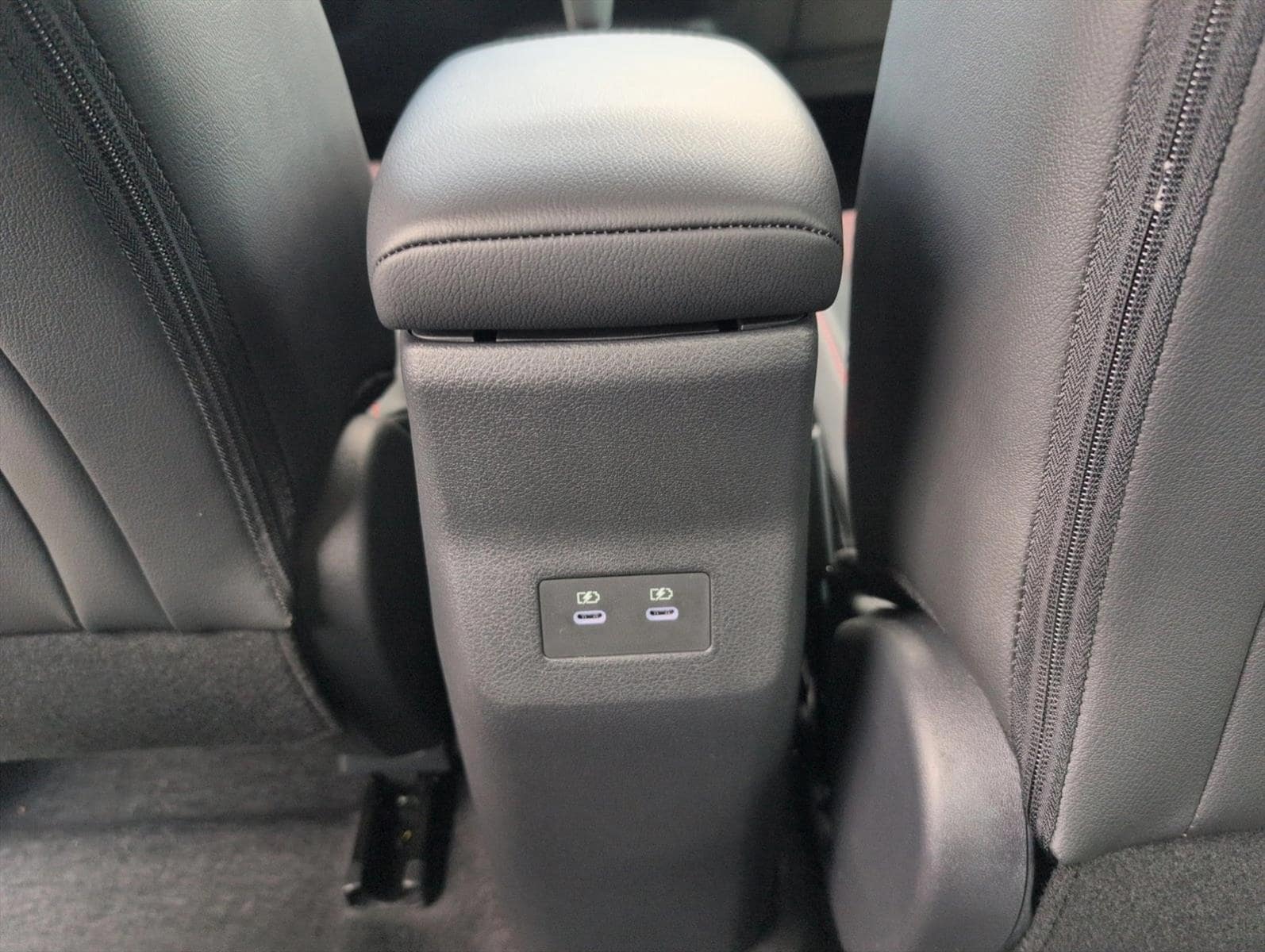 2025 Nissan Kicks SR - Photo 16