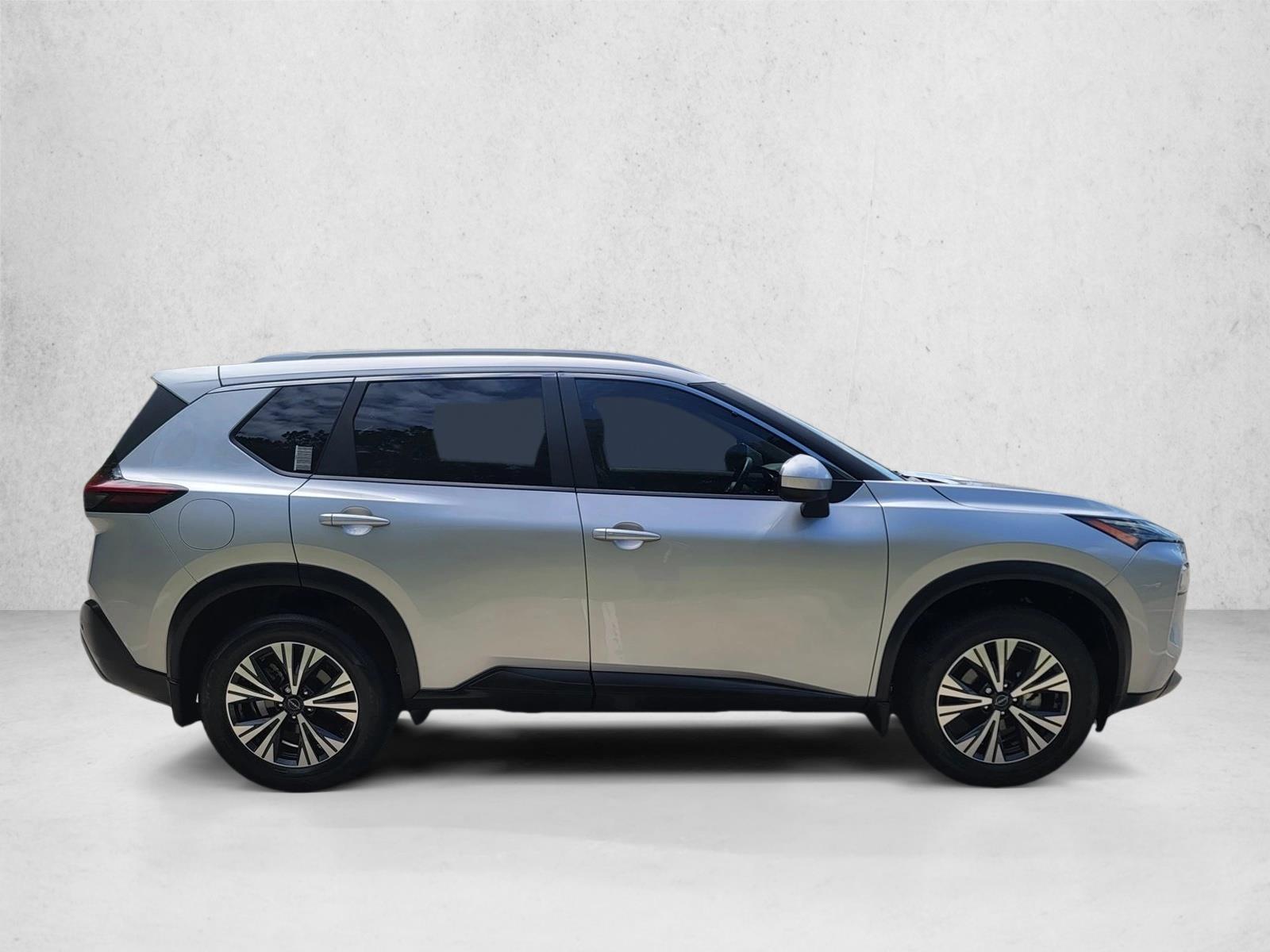 2023 Nissan Rogue SV photo 4
