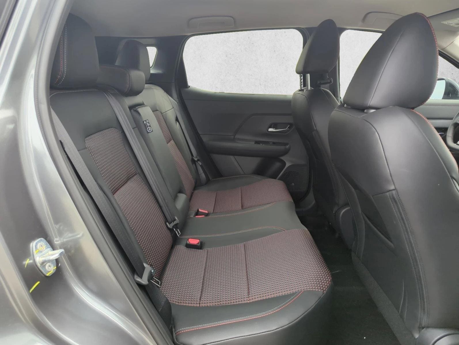 2026 Nissan KICKS SR - Photo 17