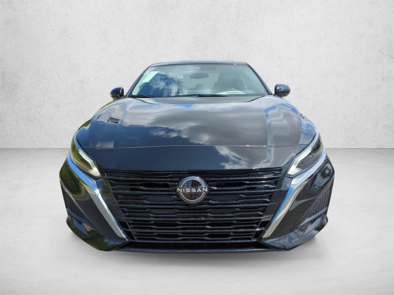 2024 Nissan Altima 2.5 SL photo 2