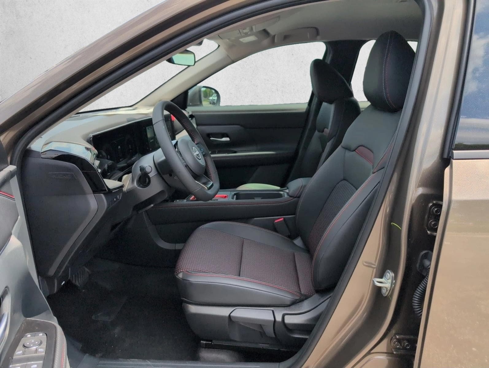 2025 Nissan Kicks SR - Photo 14