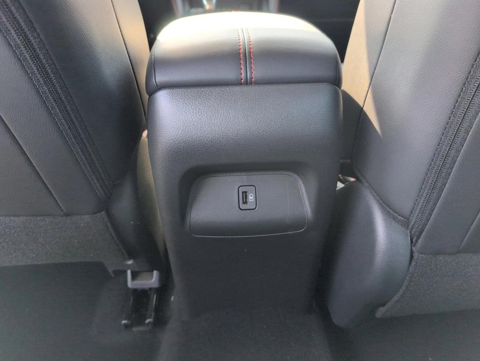 2025 Nissan Sentra SR - Photo 17
