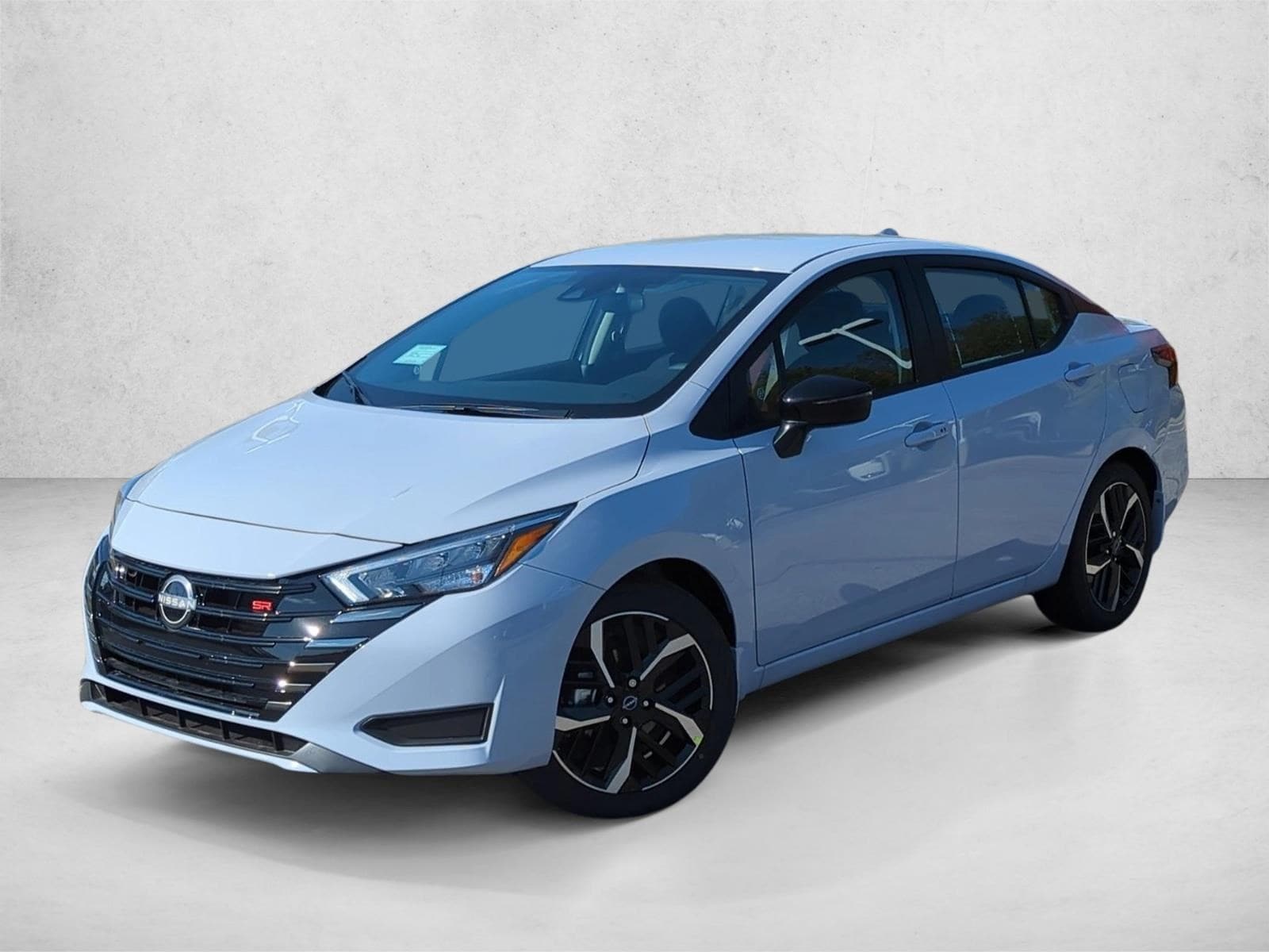 2025 Nissan Versa SR's photo