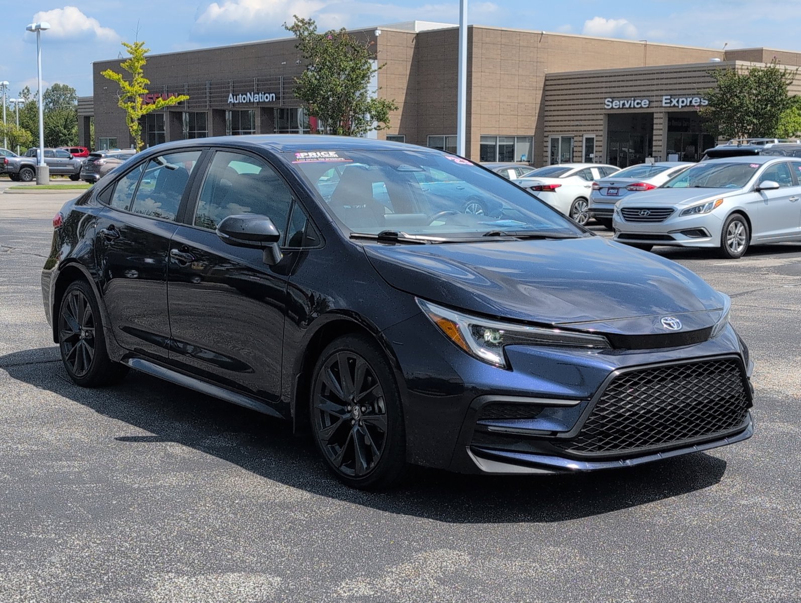 2023 Toyota Corolla SE photo 3