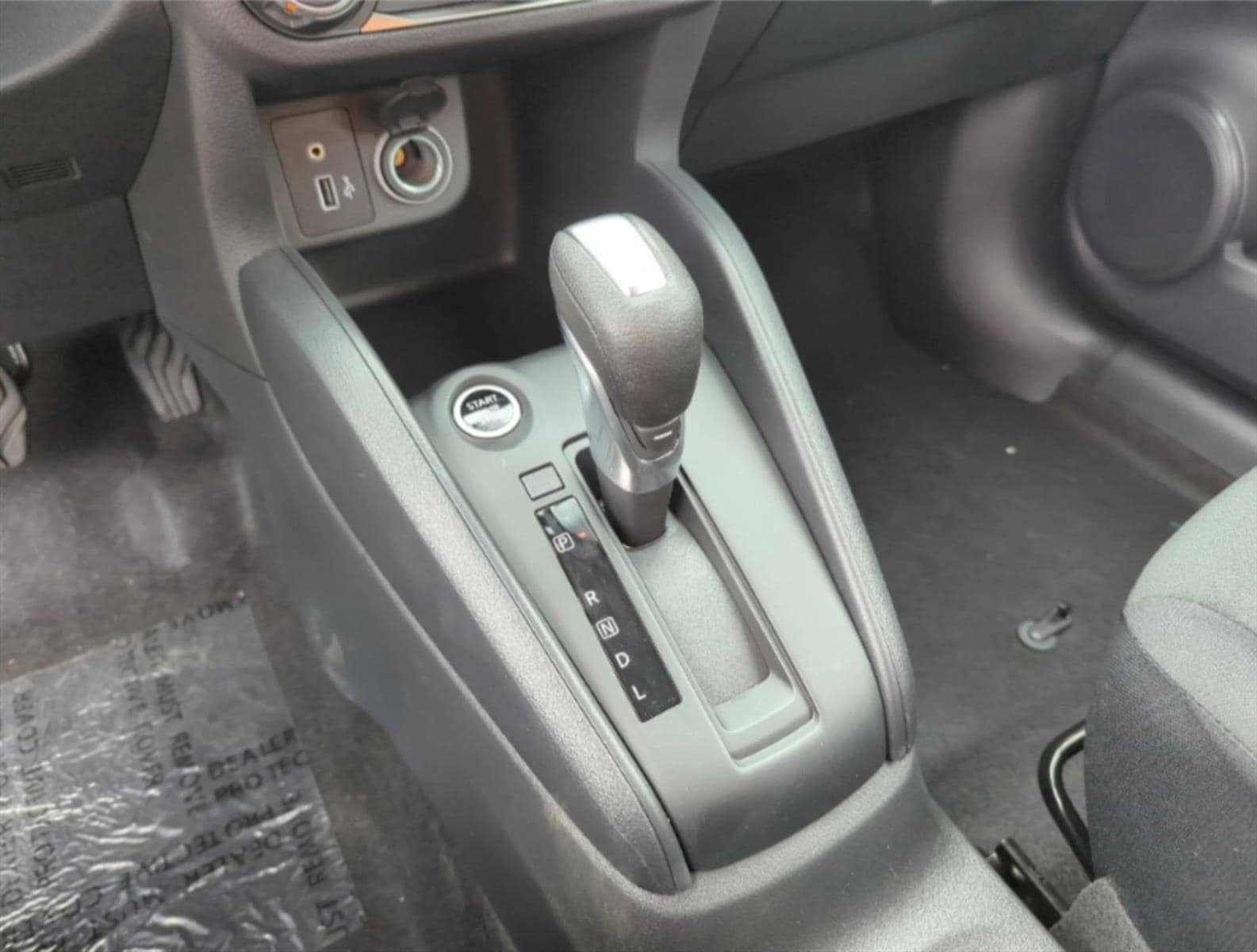2025 Nissan KICKS PLAY Base - Photo 12