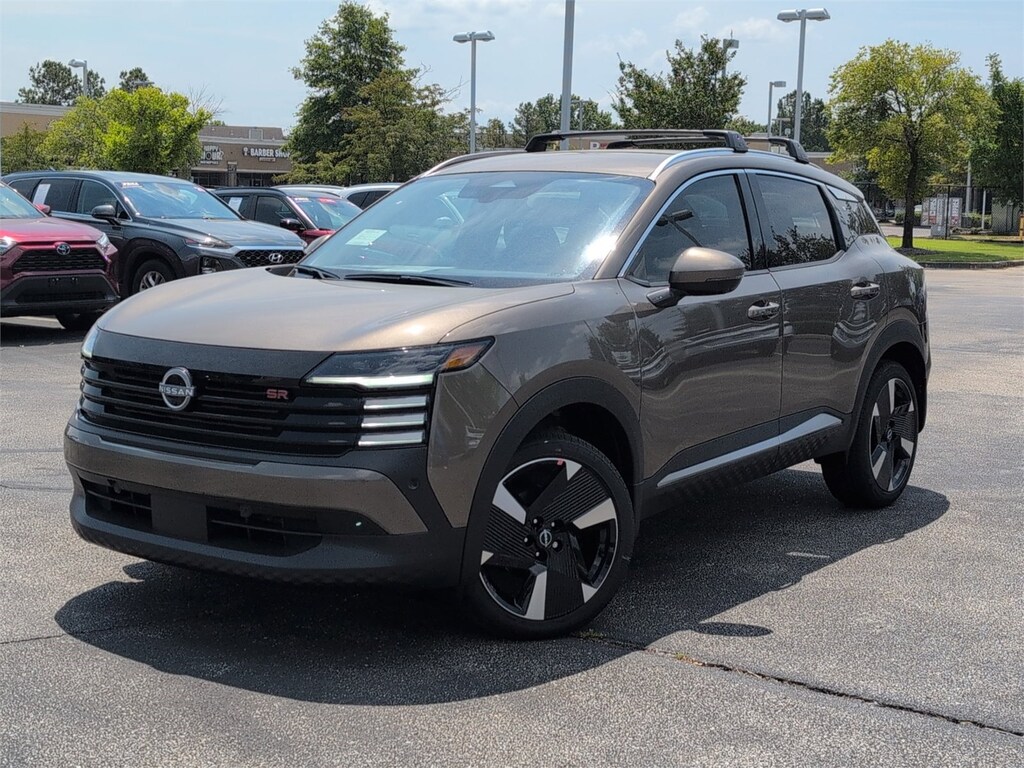 New 2025 Nissan Kicks SR SUV