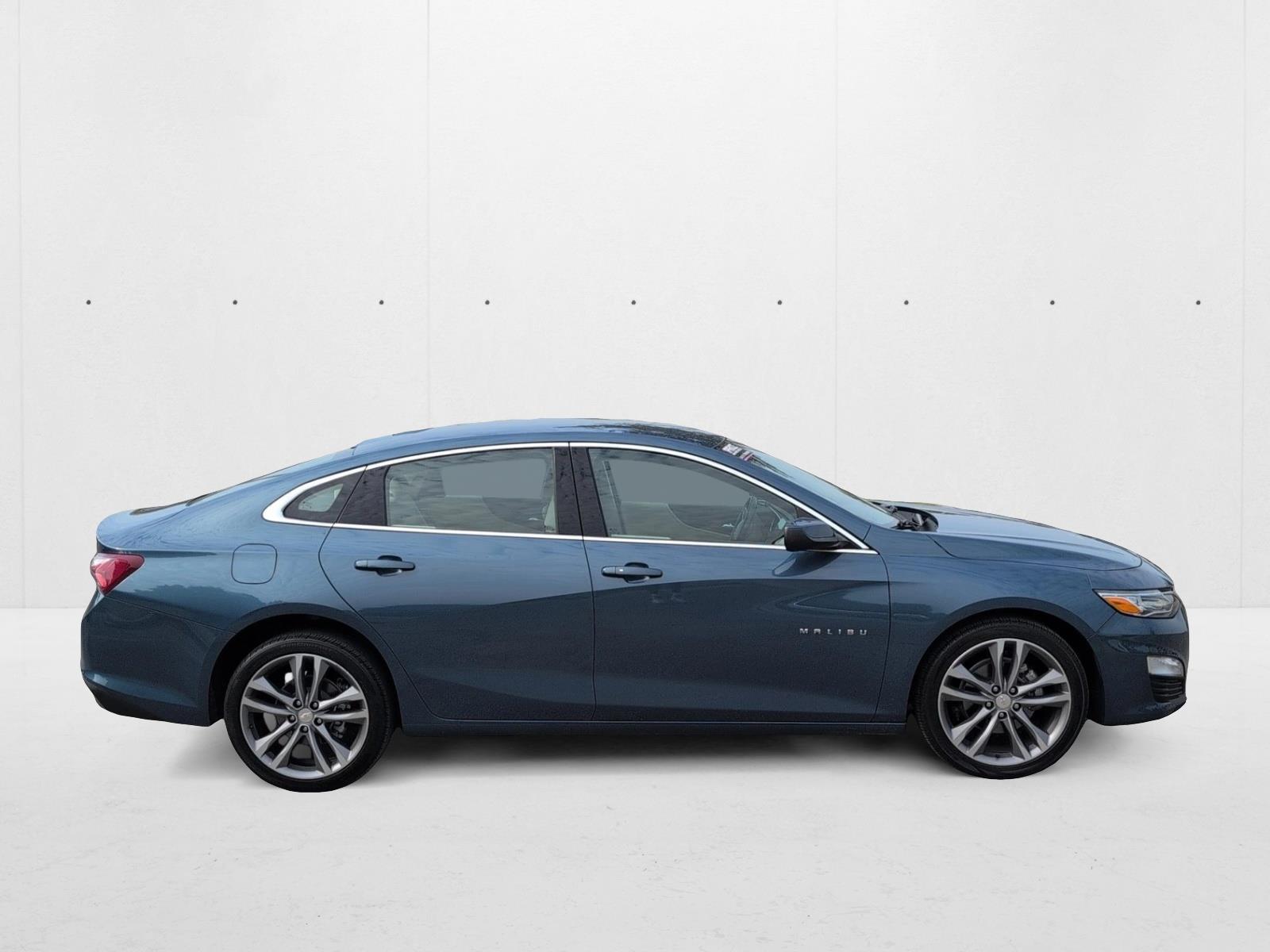 2024 Chevrolet Malibu Premier 2LT photo 3