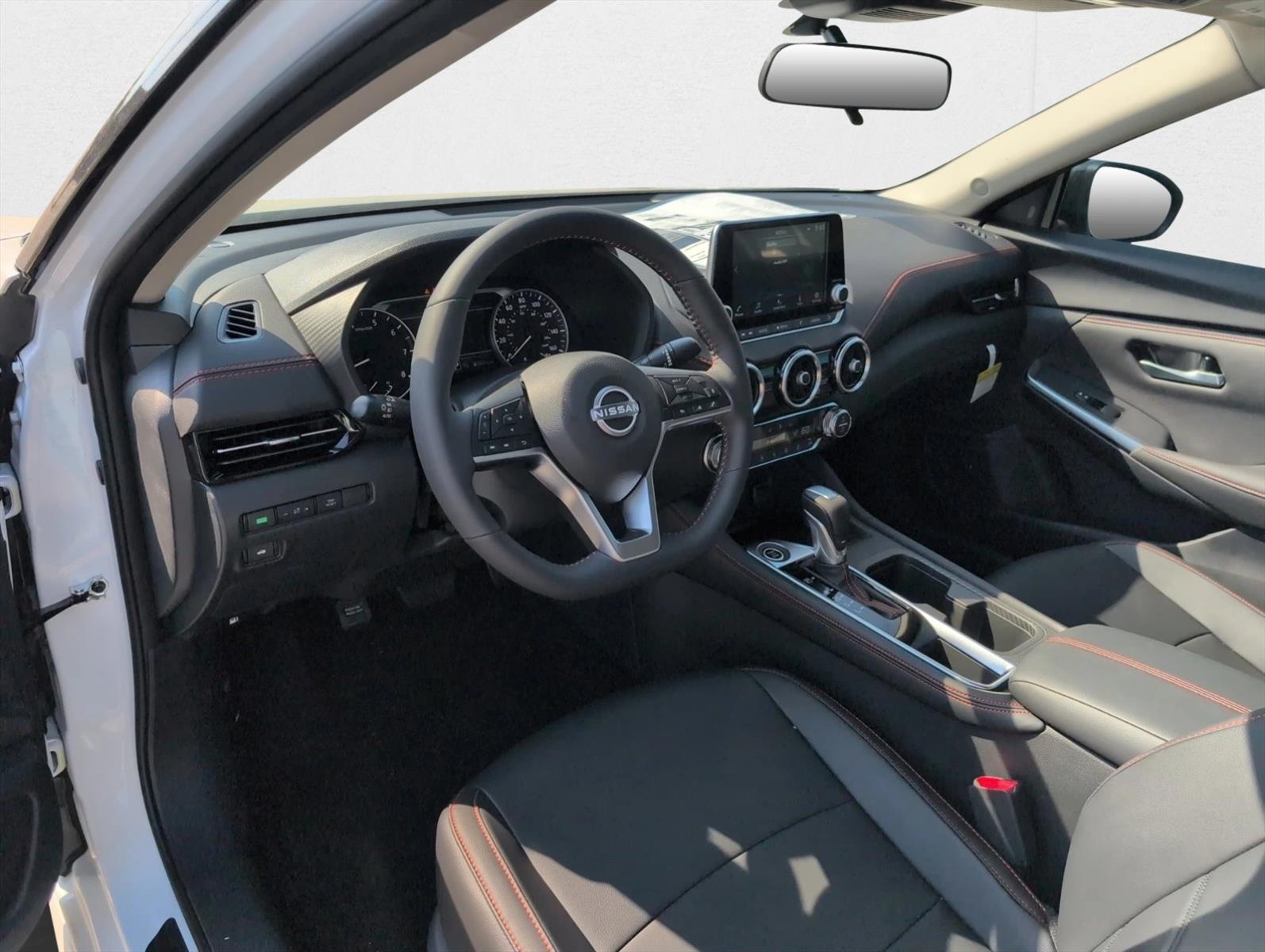 2025 Nissan Sentra SR - Photo 10