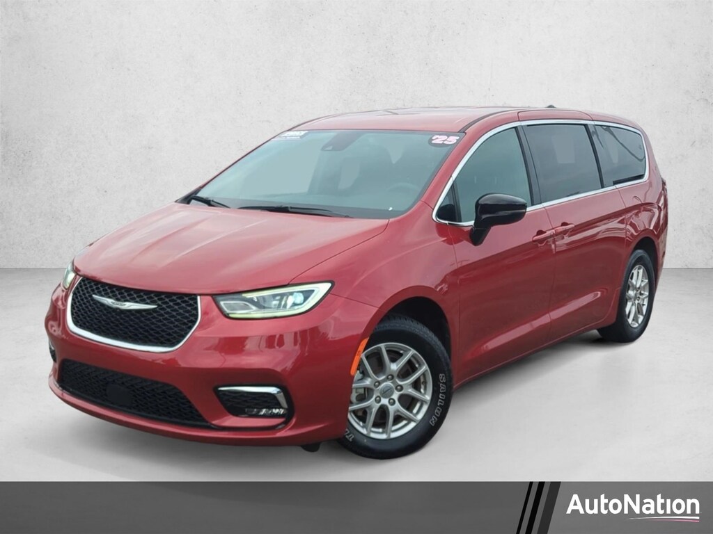 Used 2025 Chrysler Pacifica Select Mini-van Passenger