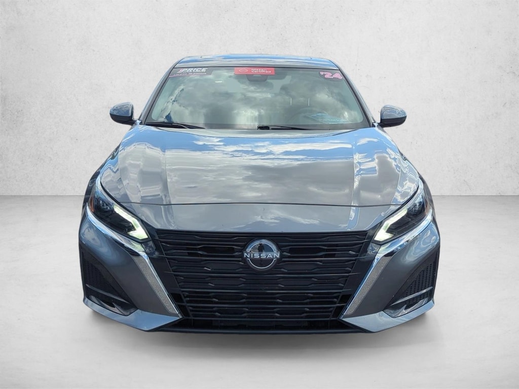 Used 2024 Nissan Altima 2.5 SV 4dr Car