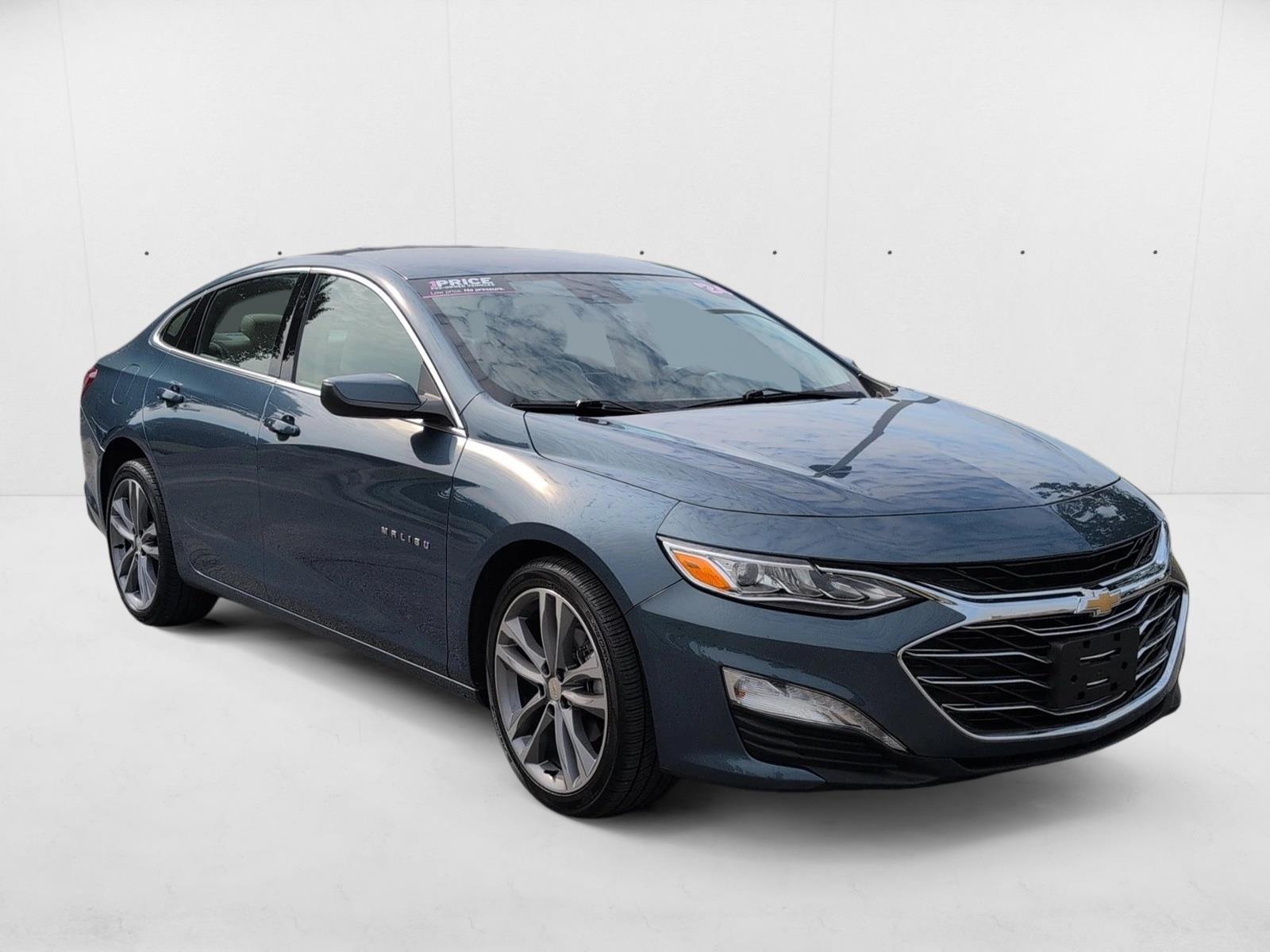 2024 Chevrolet Malibu Premier 2LT photo 2