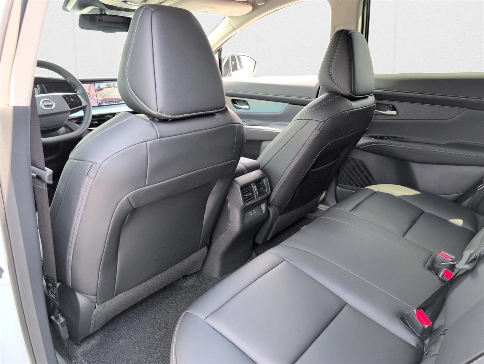 2025 Nissan Murano SL - Photo 17