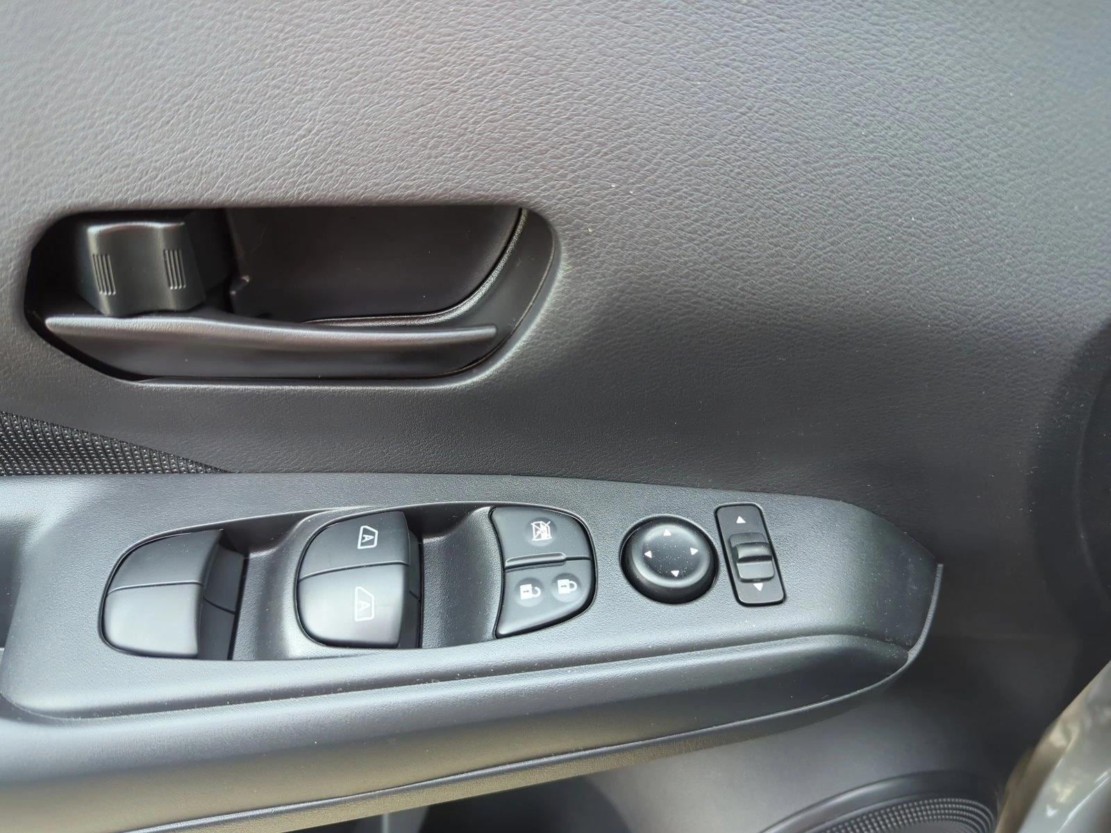 2025 Nissan KICKS PLAY Base - Photo 21