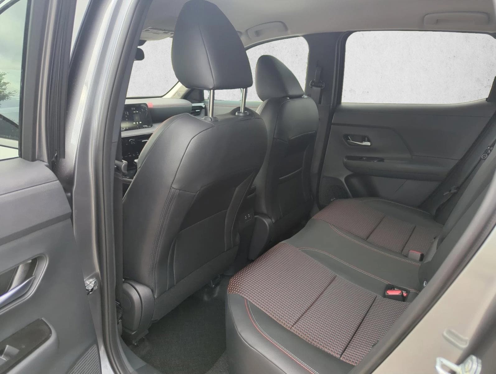2026 Nissan KICKS SR - Photo 14