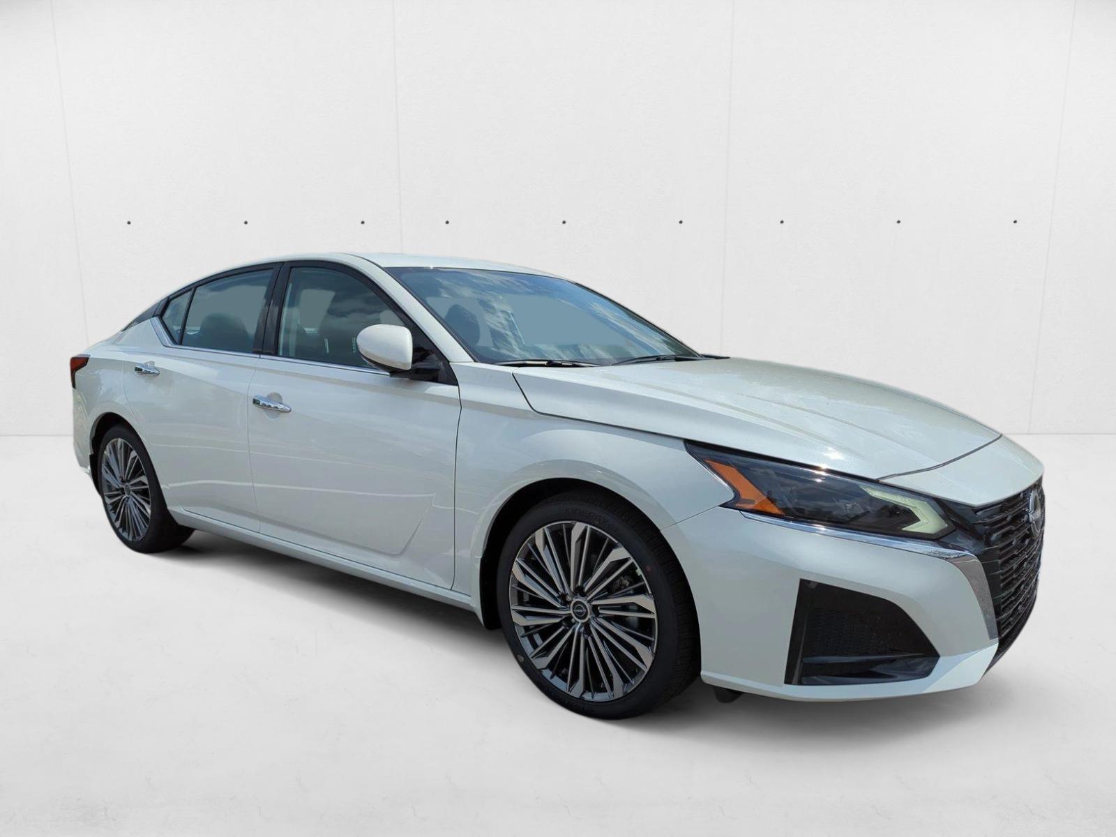 2024 Nissan Altima 2.5 SL photo 3