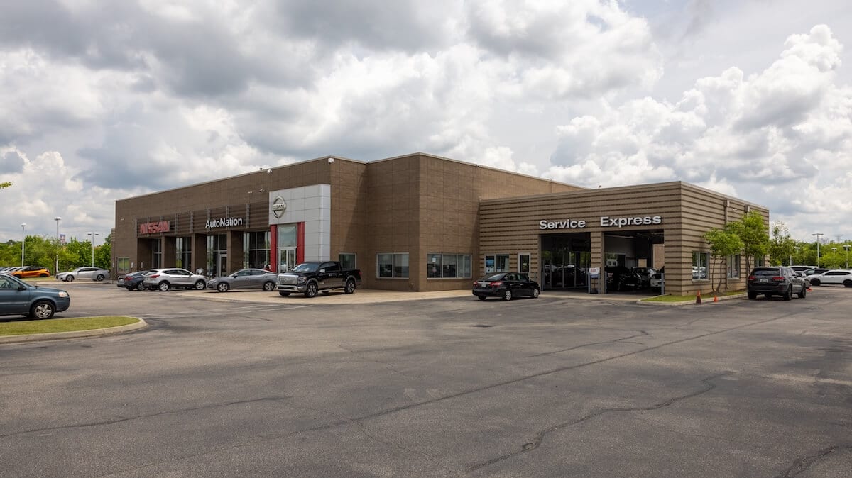 AutoNation Nissan Memphis Service Center entrance