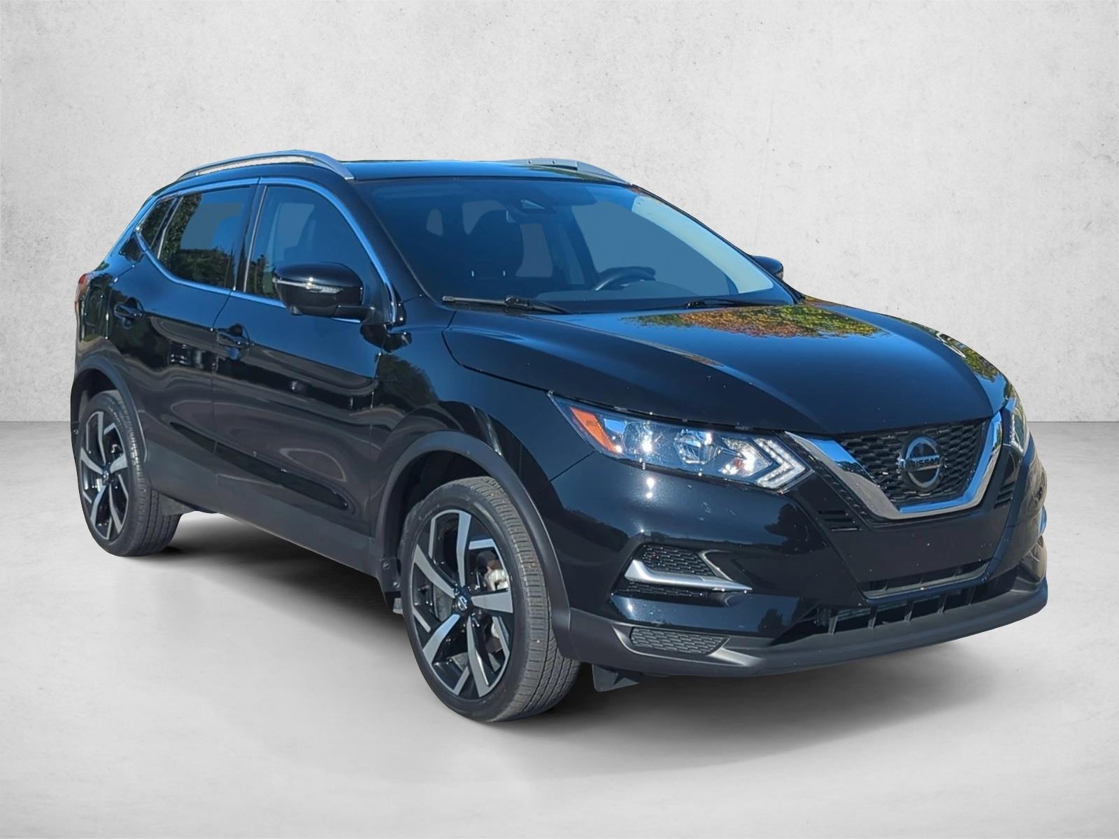 2022 Nissan Rogue Sport SL photo 3