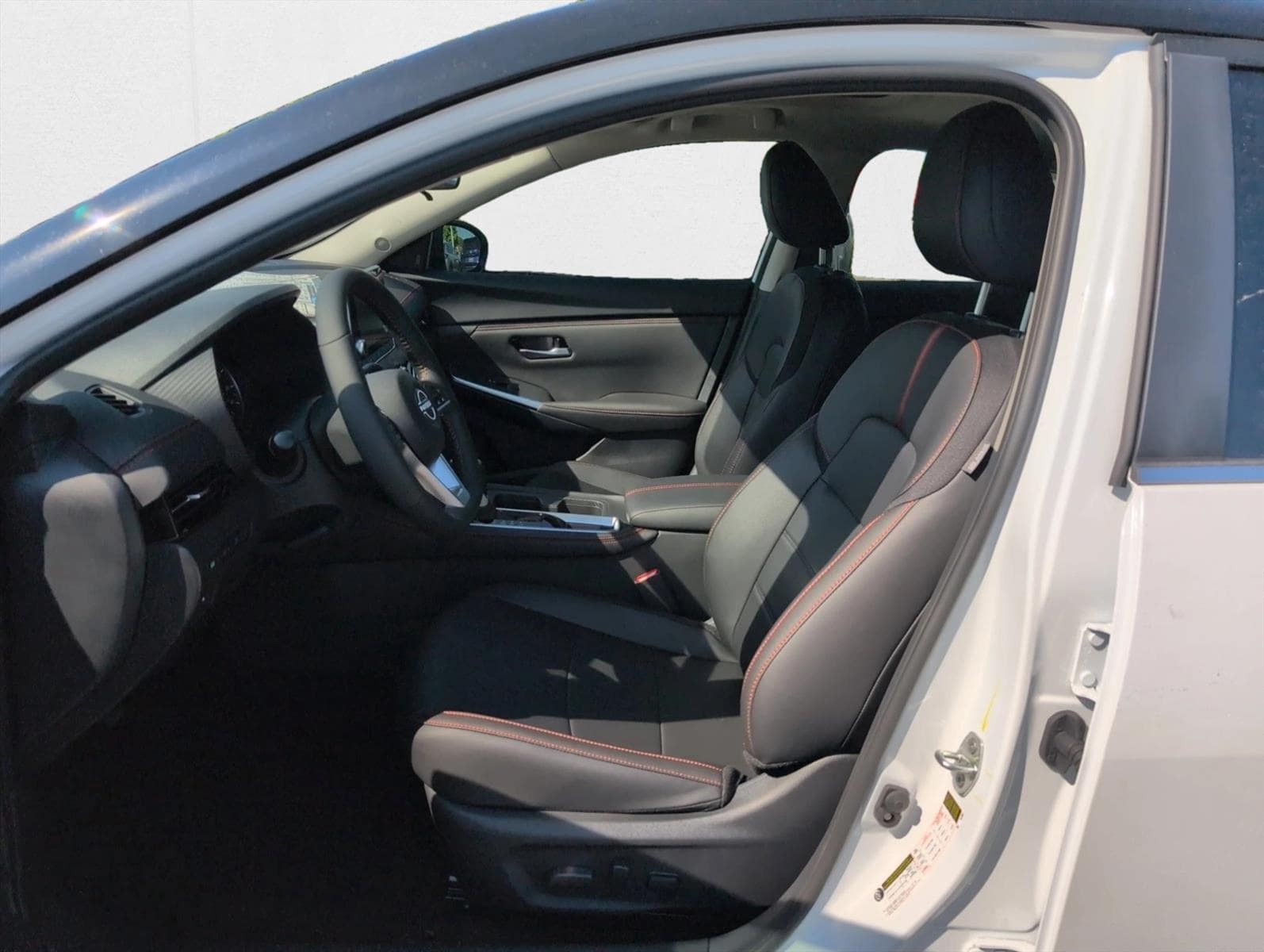 2025 Nissan Sentra SR - Photo 15