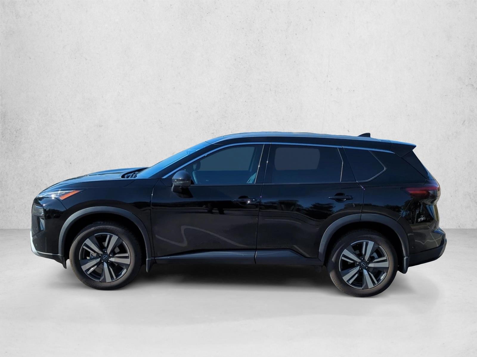 2024 Nissan Rogue SL photo 3