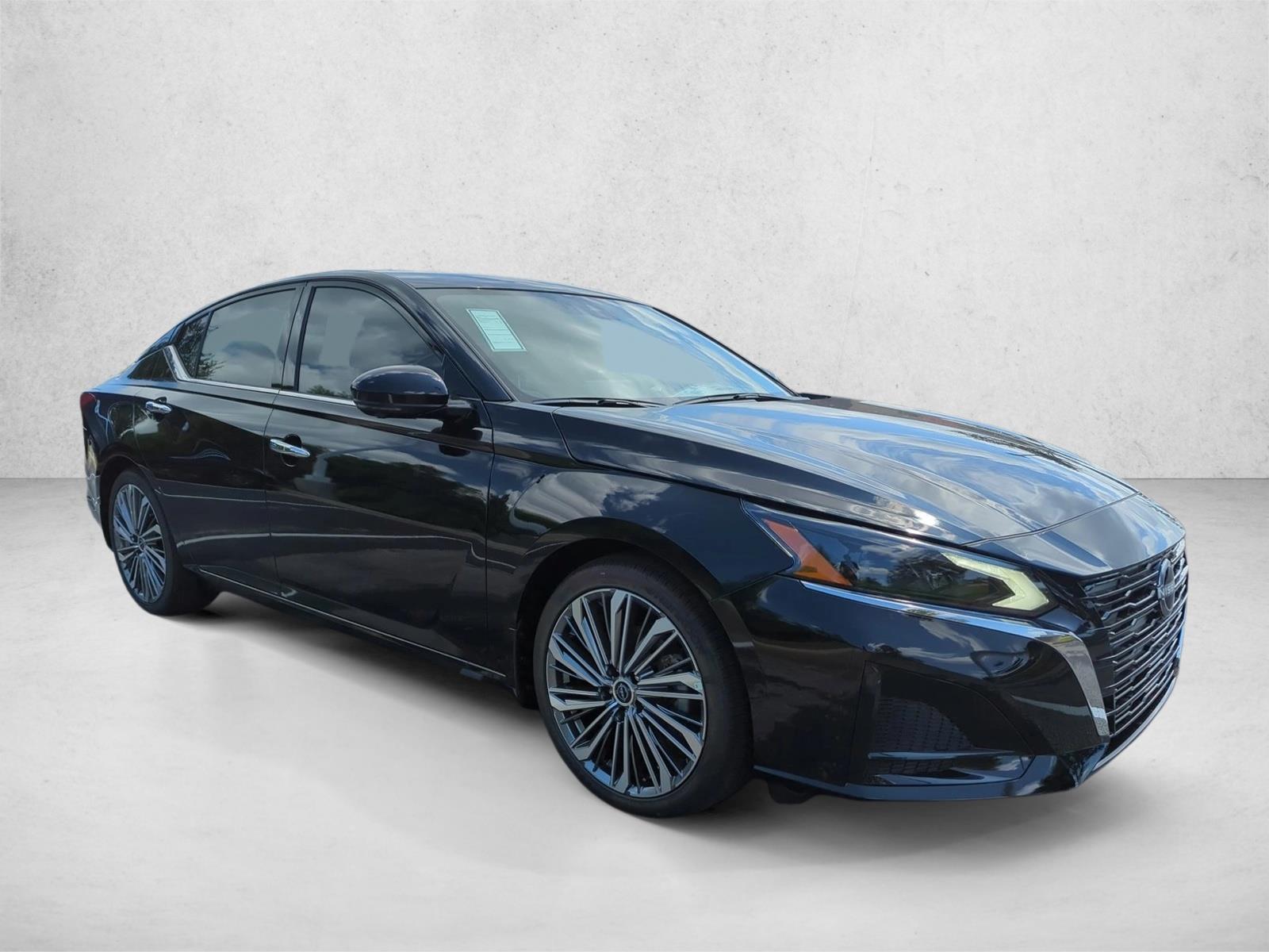 2024 Nissan Altima 2.5 SL photo 3