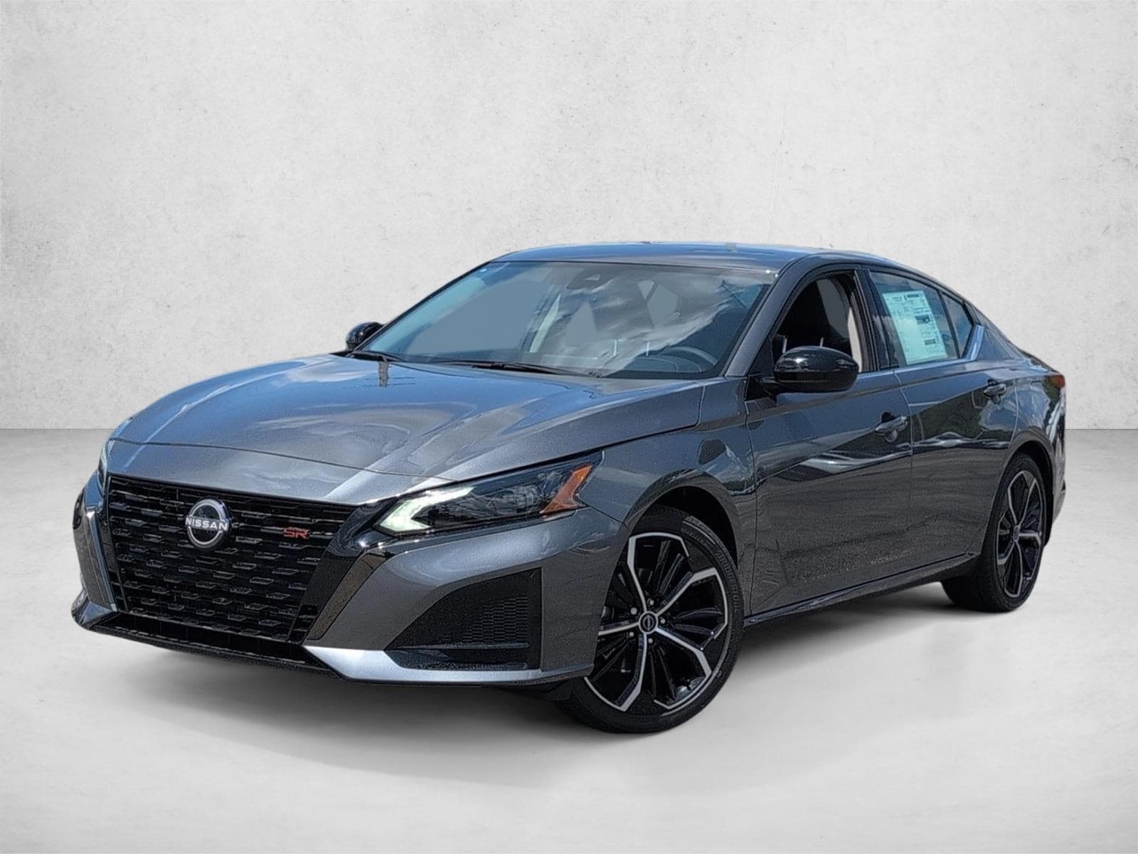 2025 Nissan Altima SR's photo