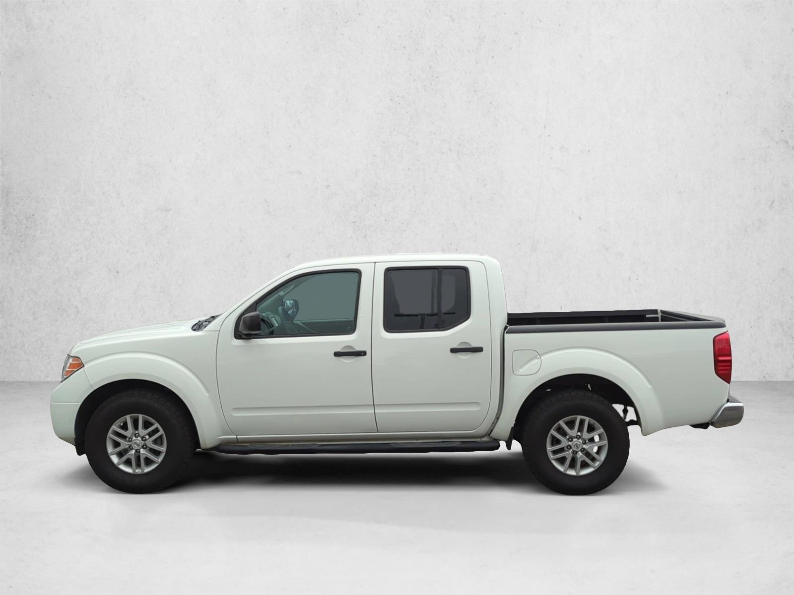 2019 Nissan Frontier SV Crew Cab photo 4