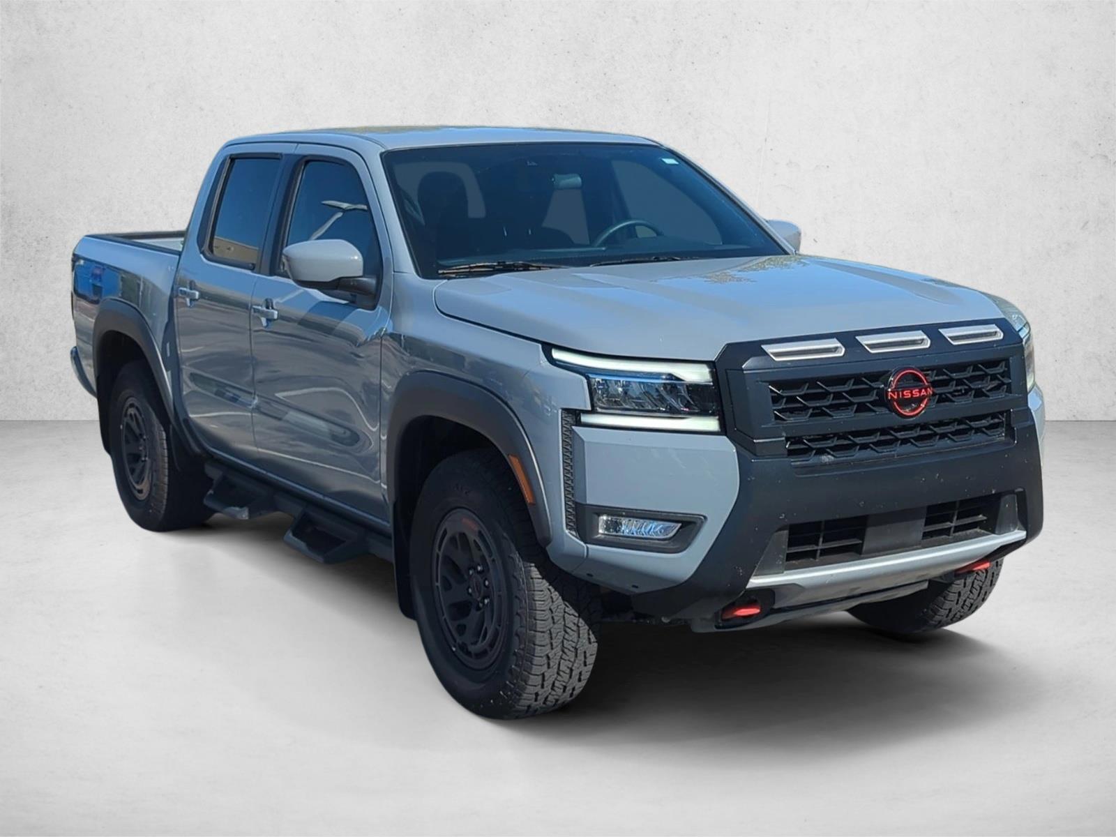 2025 Nissan Frontier PRO-4X Crew Cab photo 3