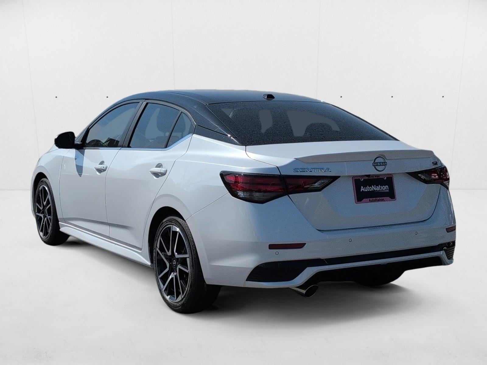 2025 Nissan Sentra SR - Photo 8