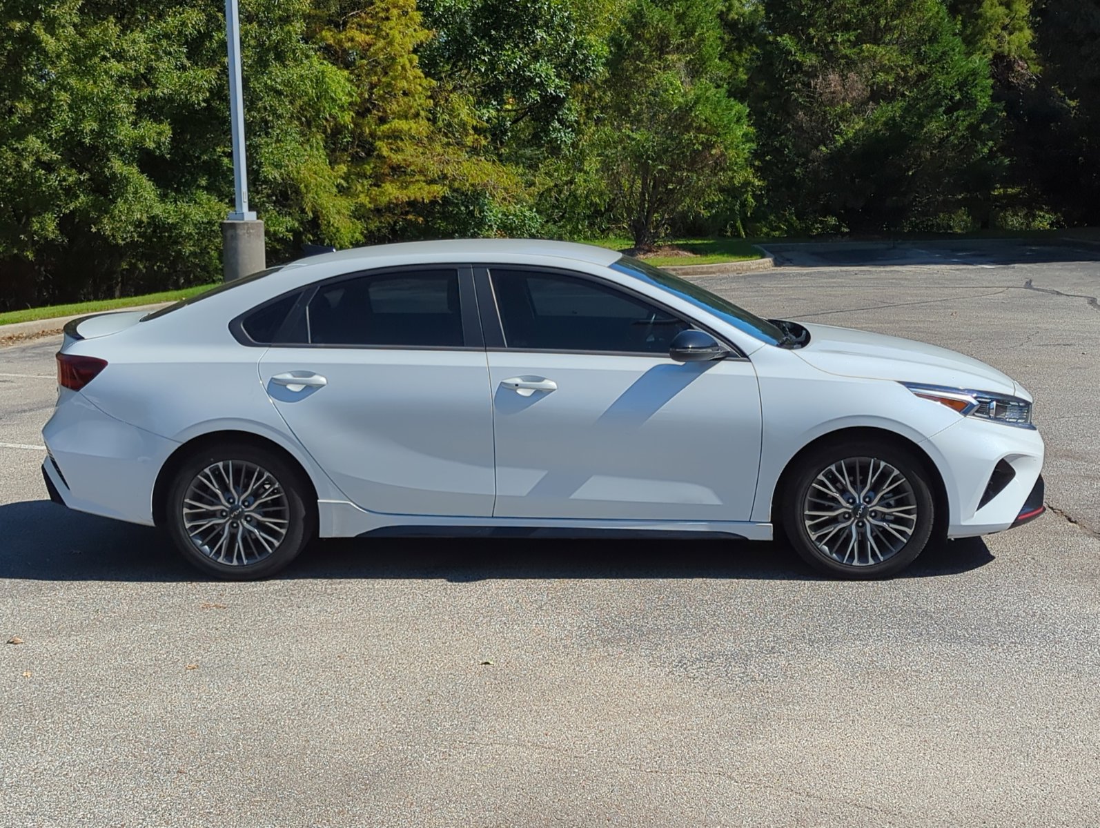 2022 Kia Forte GT-Line photo 4
