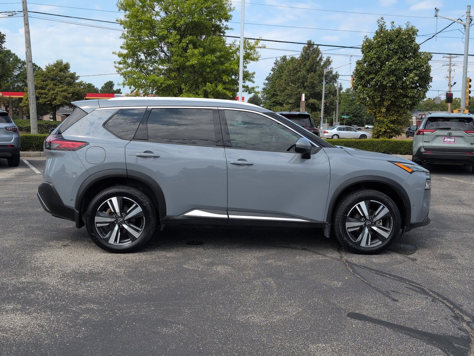 2023 Nissan Rogue SL photo 4