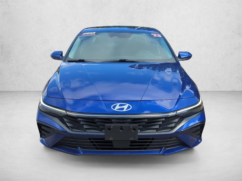 Used 2025 Hyundai Elantra SEL Convenience 4dr Car