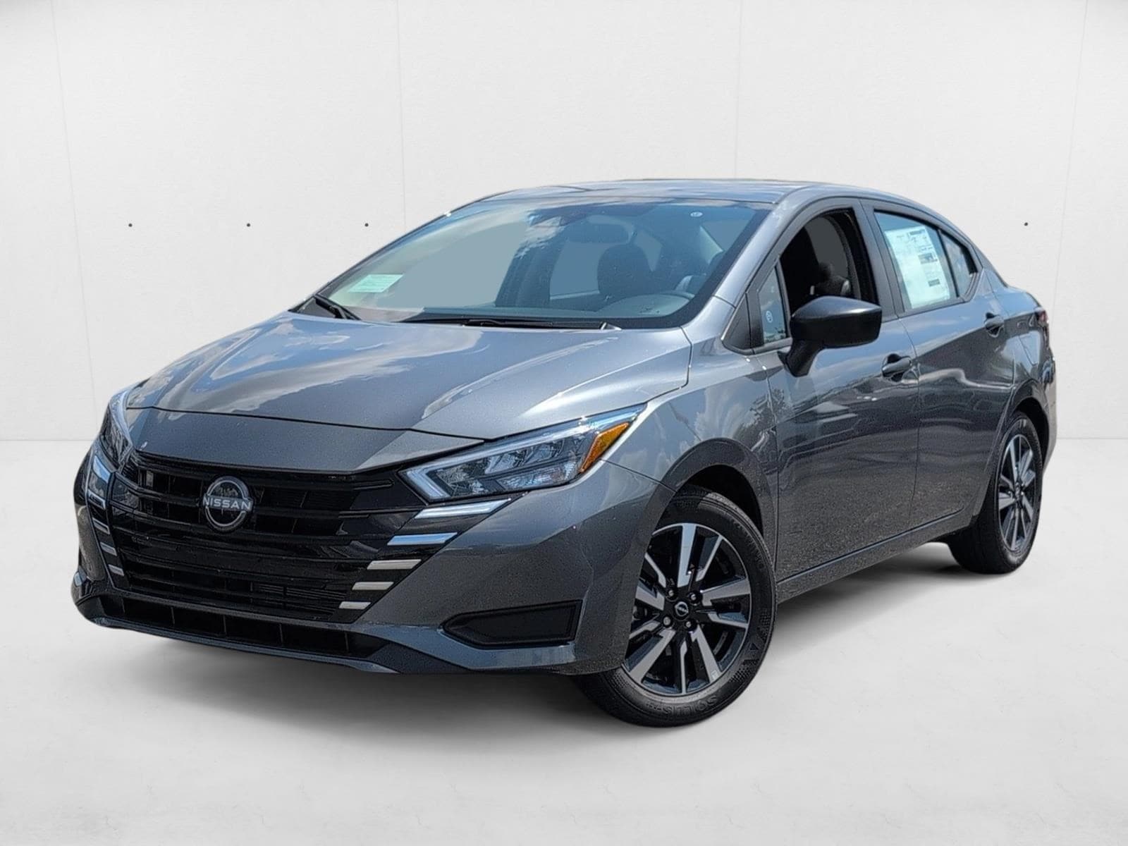 2025 Nissan Versa S's photo