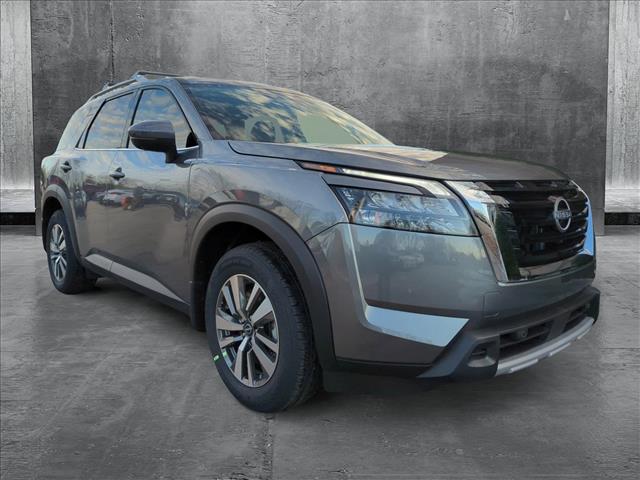 2025 Nissan Pathfinder SL photo 3