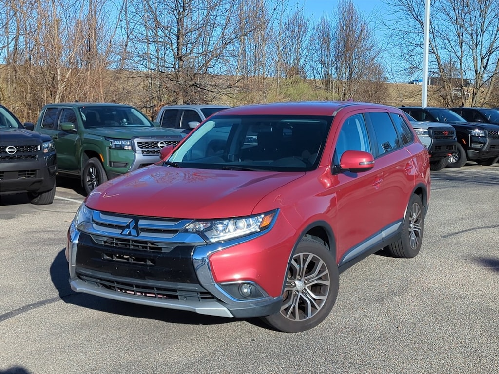 Used 2017 Mitsubishi Outlander SE Sport Utility