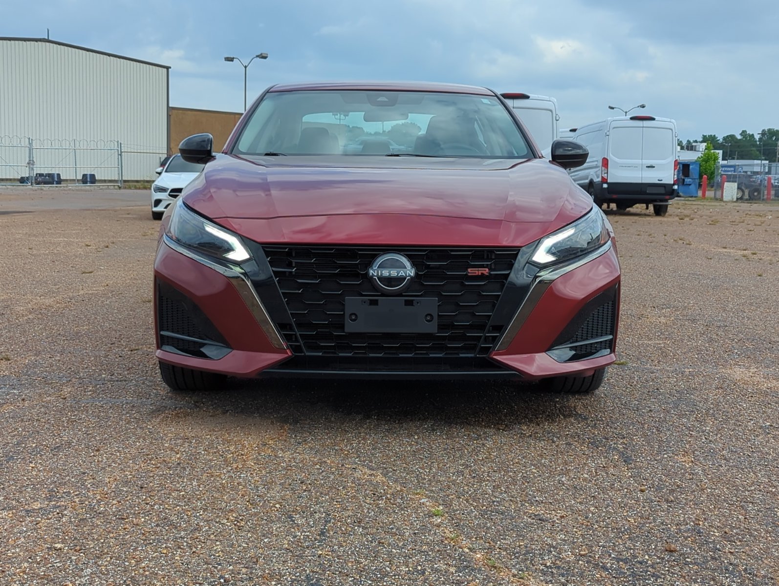 2023 Nissan Altima 2.5 SR photo 2