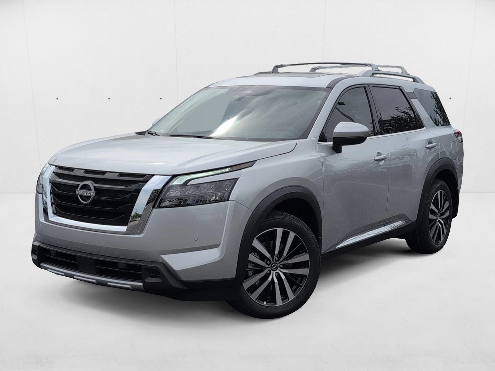 2025 Nissan Pathfinder Platinum's photo