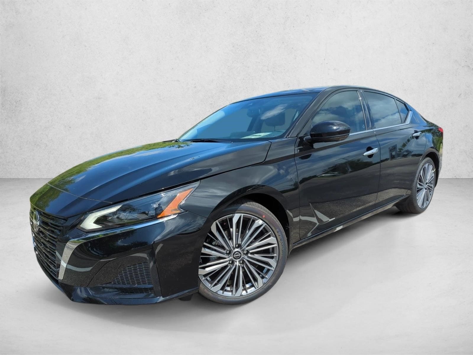 2024 Nissan Altima SL's photo